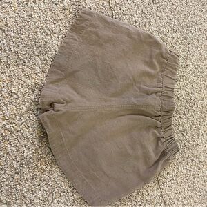 Kepola design size small tan shorts
